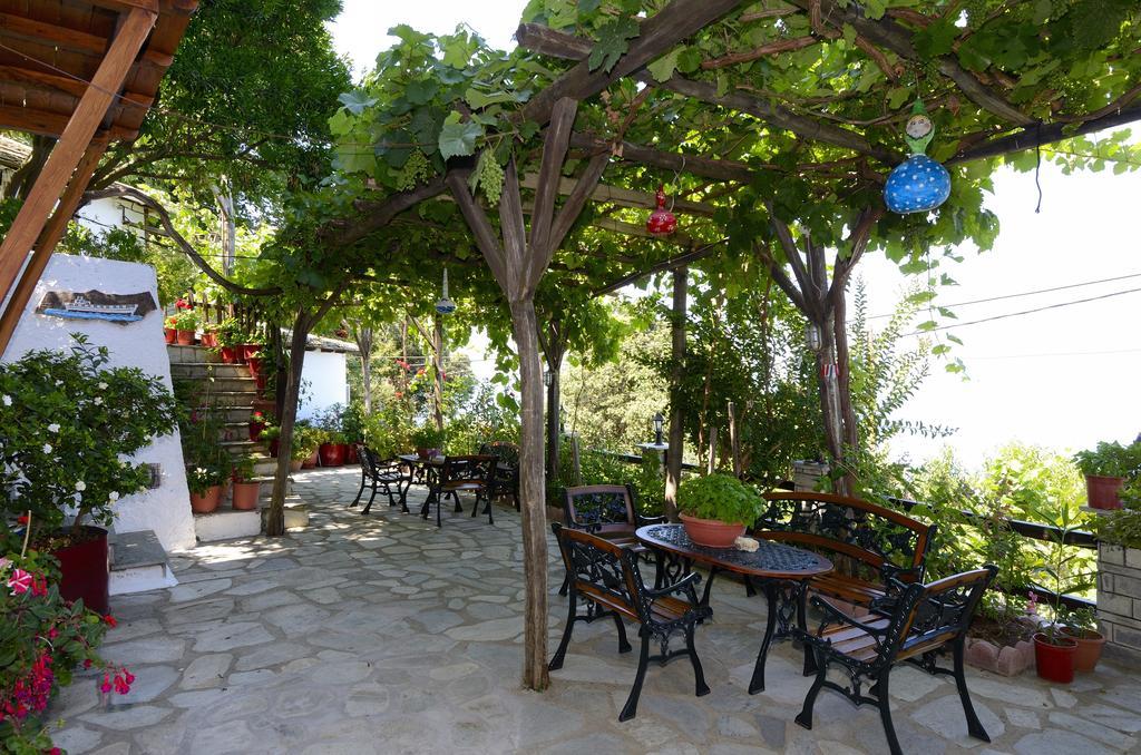 To Mpalkoni Hotel Khorevtón Luaran gambar