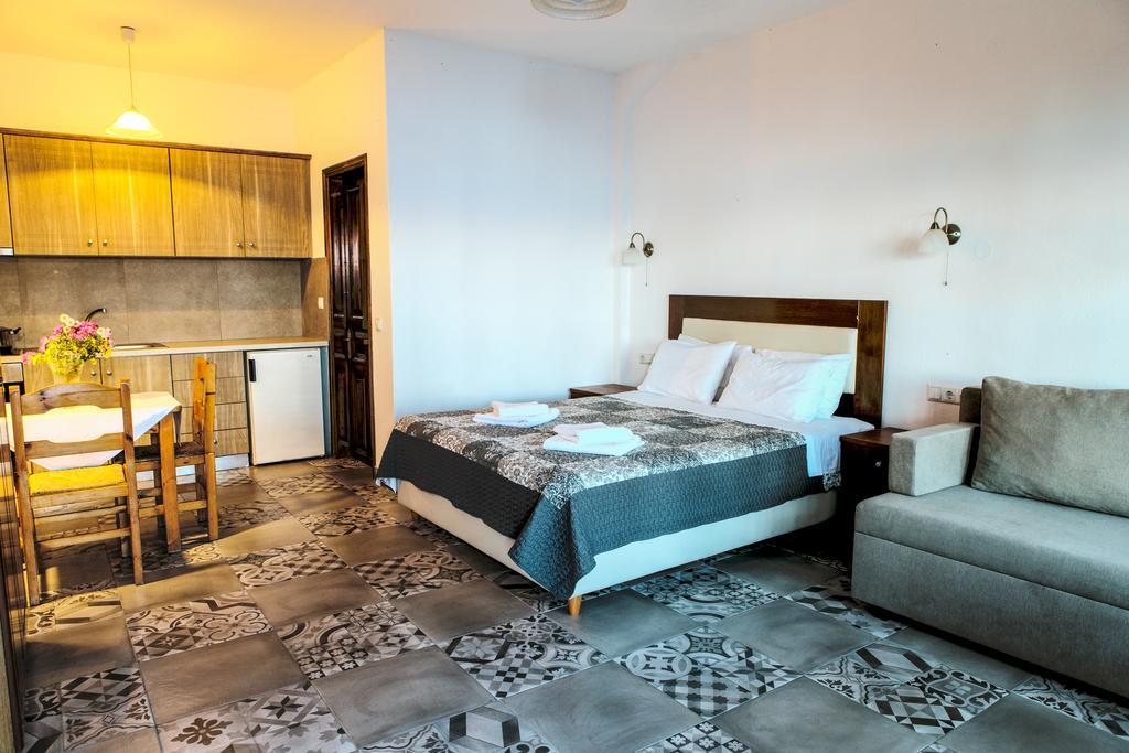 To Mpalkoni Hotel Khorevtón Luaran gambar
