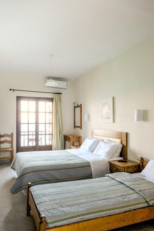 To Mpalkoni Hotel Khorevtón Luaran gambar