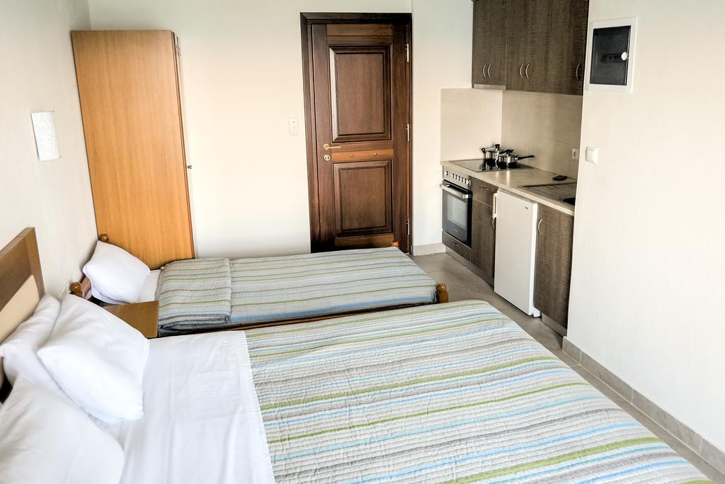 To Mpalkoni Hotel Khorevtón Luaran gambar
