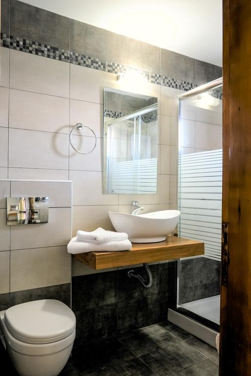 To Mpalkoni Hotel Khorevtón Luaran gambar