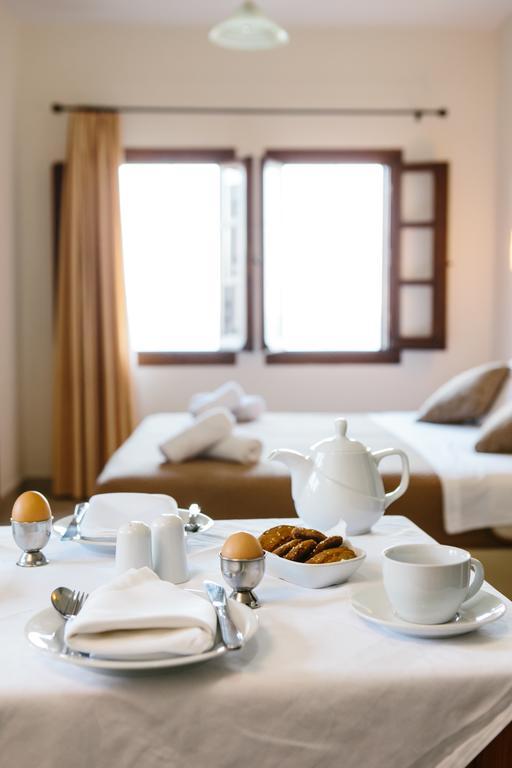 To Mpalkoni Hotel Khorevtón Luaran gambar